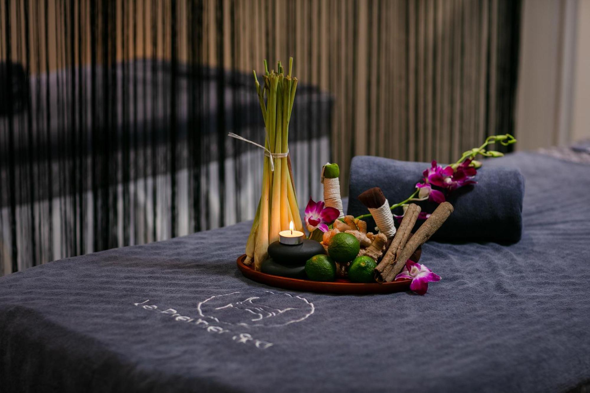 Le Premier Hotel & Rooftop Bar Hanoi Eksteriør billede